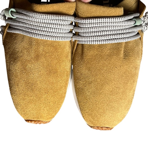 COMUNITYmade Tan Suede Leather Slip-On Comfort Artisan Sneakers Slipper Size 9.5 - Picture 15 of 15